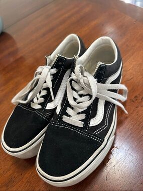 Vans Old Skool Platform black sneakers